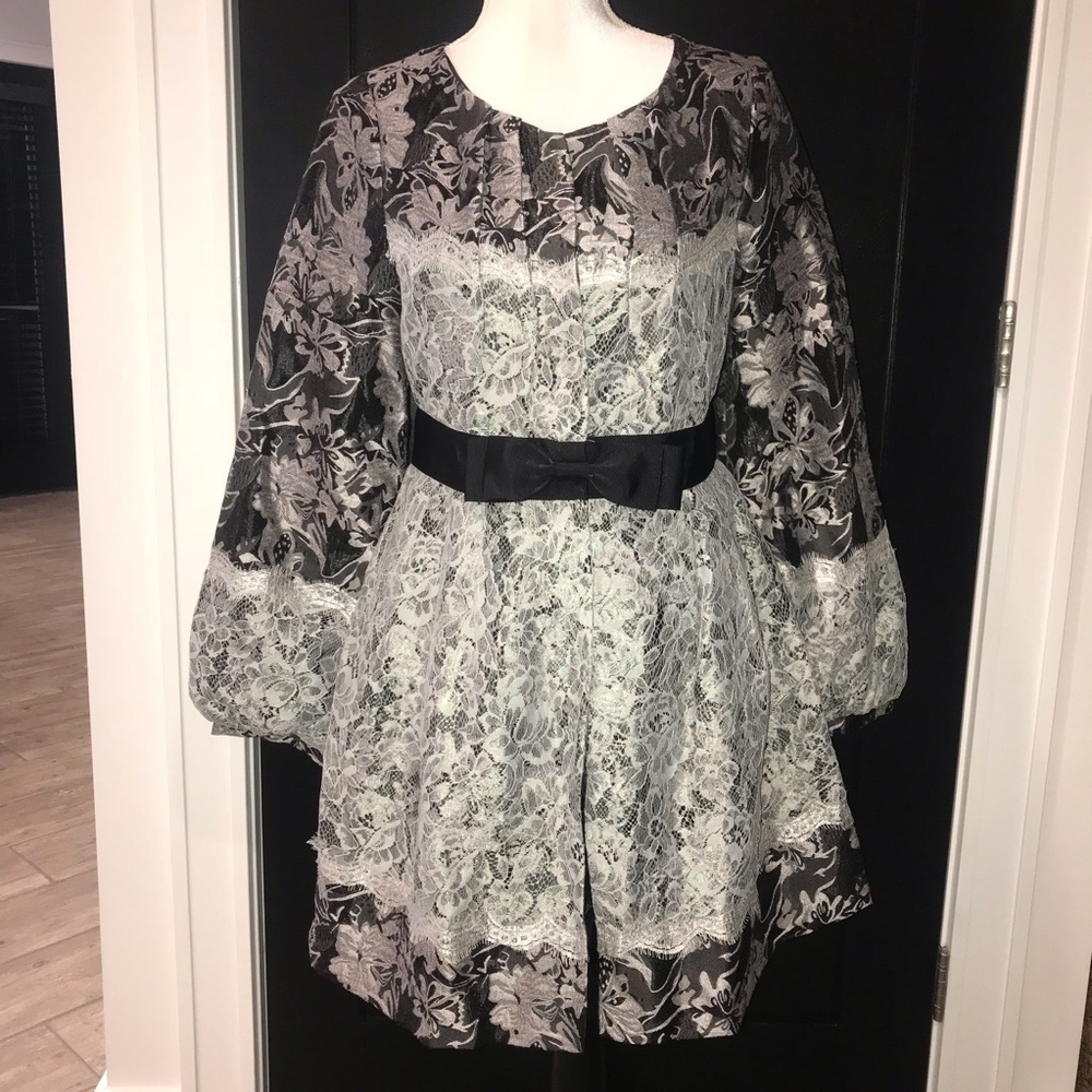 Black/white Lace Coat dress. Size S. Label Black